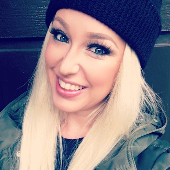 Meet your Posher, Heidi - Picture 1 of 1